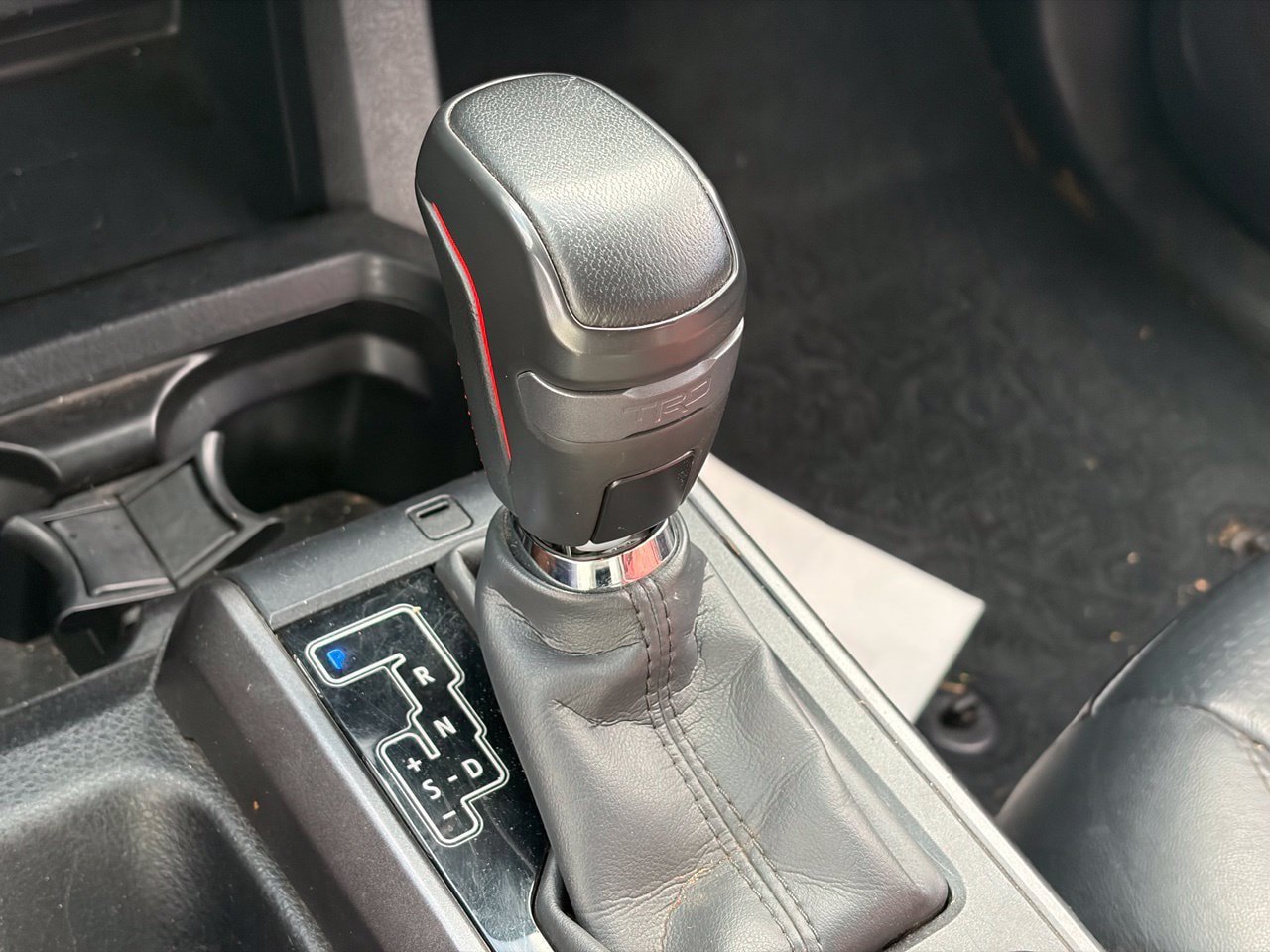 Used 2023 Toyota Tacoma TRD Off-Road w/ TRD Premium Off Road Package AWD/4WD image 8