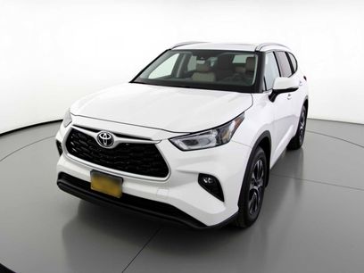 Used 2023 Toyota Highlander XLE