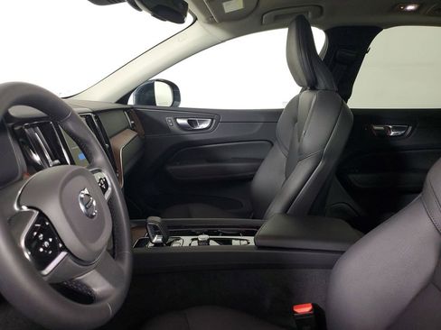 Used 2023 Volvo XC60 B5 Plus w/ Climate Package AWD/4WD image 24