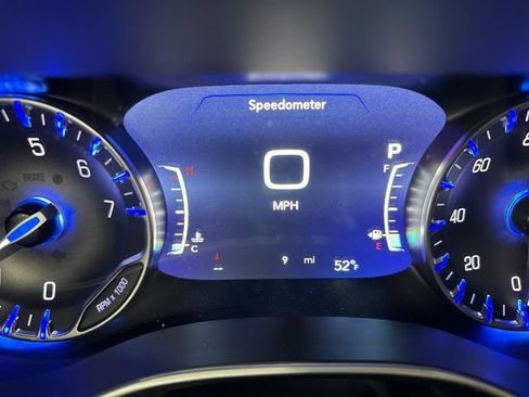 New 2027 Chrysler Pacifica Limited AWD/4WD image 33