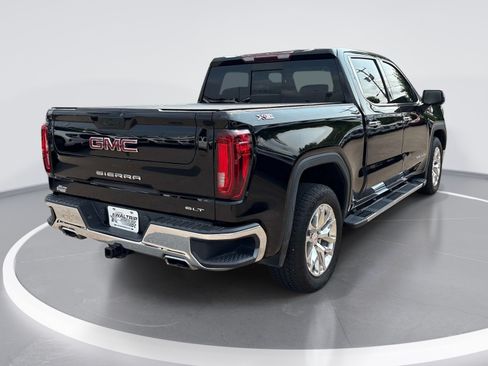 Used 2021 GMC Sierra 1500 SLT w/ SLT Premium Package AWD/4WD image 8