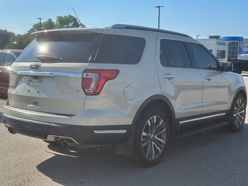 Used 2018 Ford Explorer Platinum AWD/4WD image 5