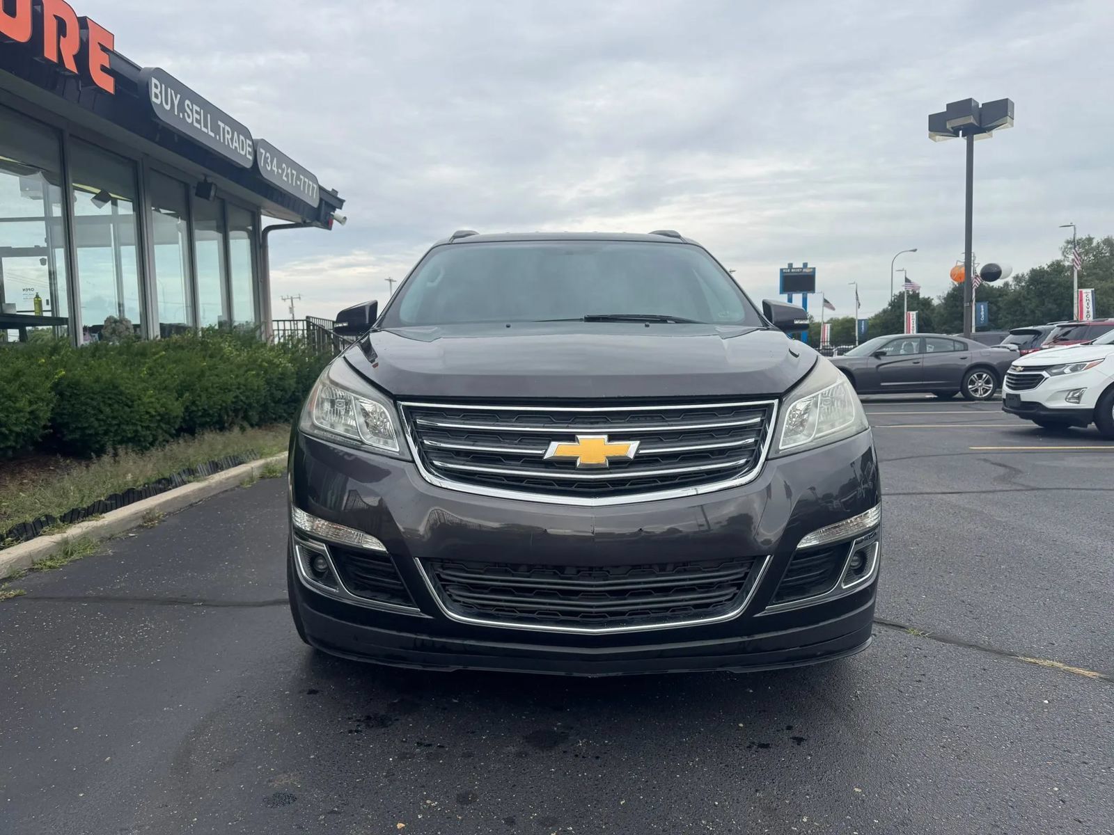 Used 2017 Chevrolet Traverse LT FWD image 3