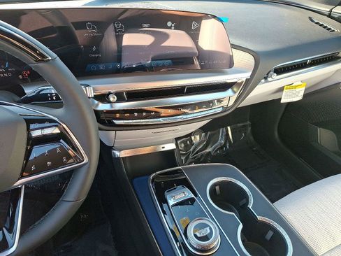 New 2026 Cadillac Lyriq Luxury image 8