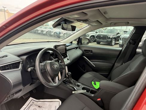 Certified 2024 Toyota Corolla Cross LE w/ Moonroof Package FWD image 14