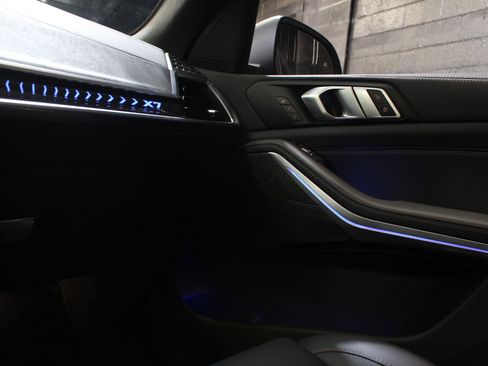 Used 2024 BMW X7 xDrive40i w/ Climate Comfort Package image 79