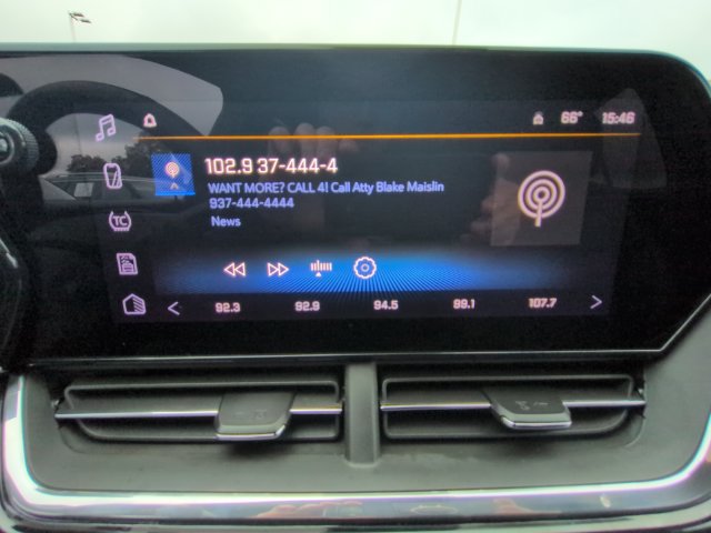 Used 2025 Chevrolet Trax RS FWD image 29