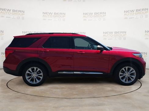Used 2020 Ford Explorer XLT w/ Equipment Group 202A AWD/4WD image 6