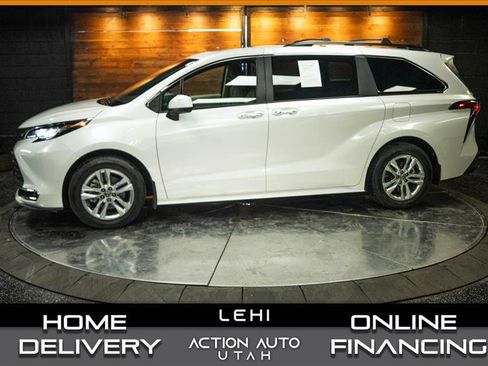 Used 2023 Toyota Sienna XLE w/ XLE Plus Package FWD image 1