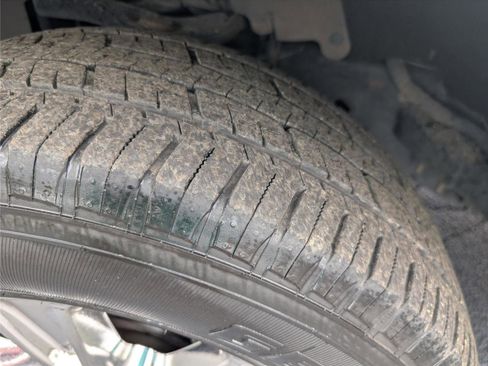 Used 2015 Ford F150 Lariat image 10