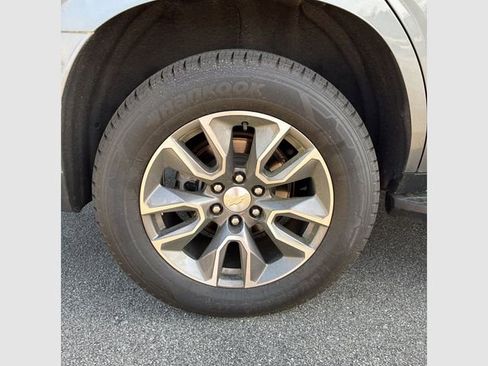 Used 2022 Chevrolet Tahoe LT w/ LT Signature Plus Package image 26