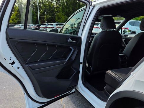 Used 2022 Volkswagen Tiguan SEL R-Line AWD/4WD image 49