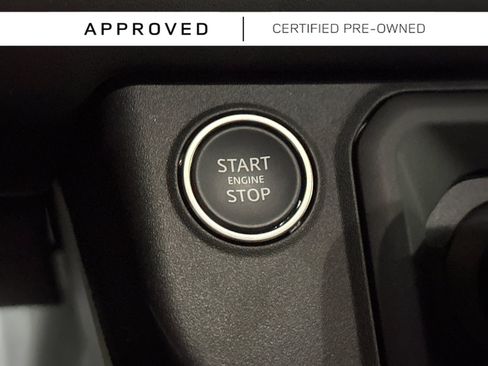 Used 2025 Land Rover Defender 130 X-Dynamic SE AWD/4WD image 16