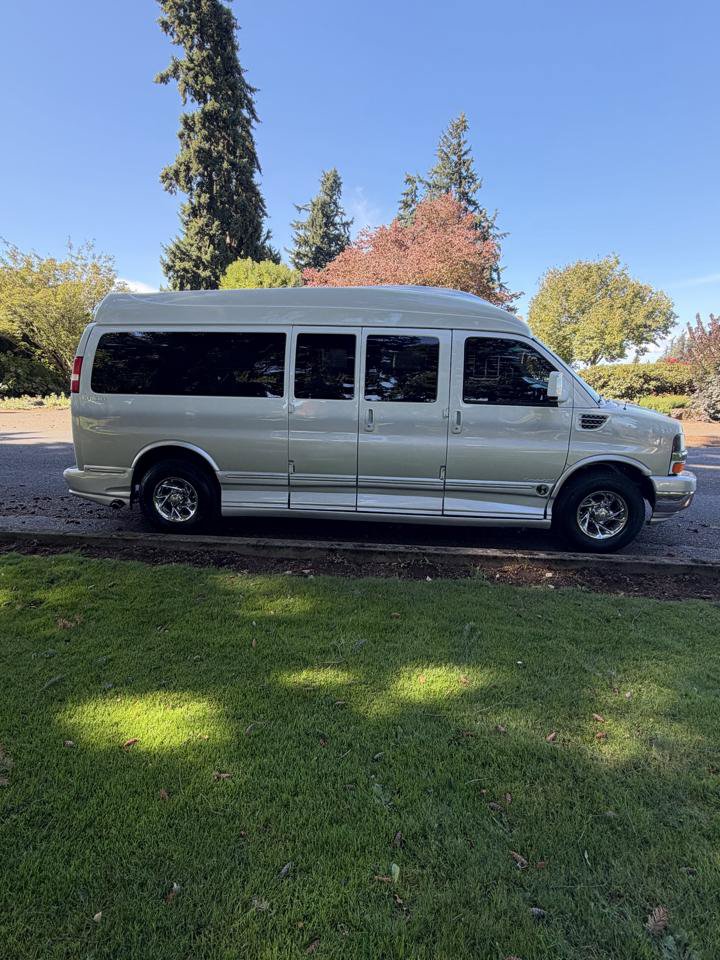 Used 2008 Chevrolet Express 2500 Extended w/ Preferred Equipment Group RWD image 4