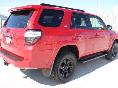 Used 2021 Toyota 4Runner SR5 Premium w/ Moonroof Package image 3