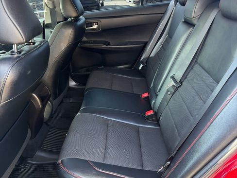 Used 2017 Toyota Camry SE w/ Moonroof Package FWD image 9