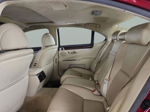 Used 2015 Lexus LS 460 460 w/ Ultra Luxury Package image 17