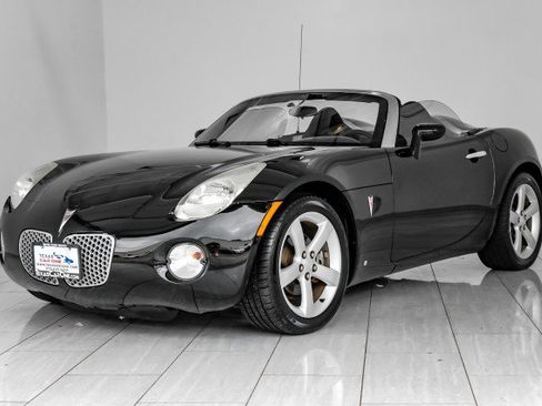 Used 2006 Pontiac Solstice Convertible w/ Power Package RWD image 4