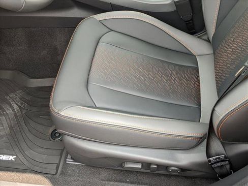 Used 2025 Subaru Crosstrek 2.5i Limited w/ Crosstrek Mirror Package image 4