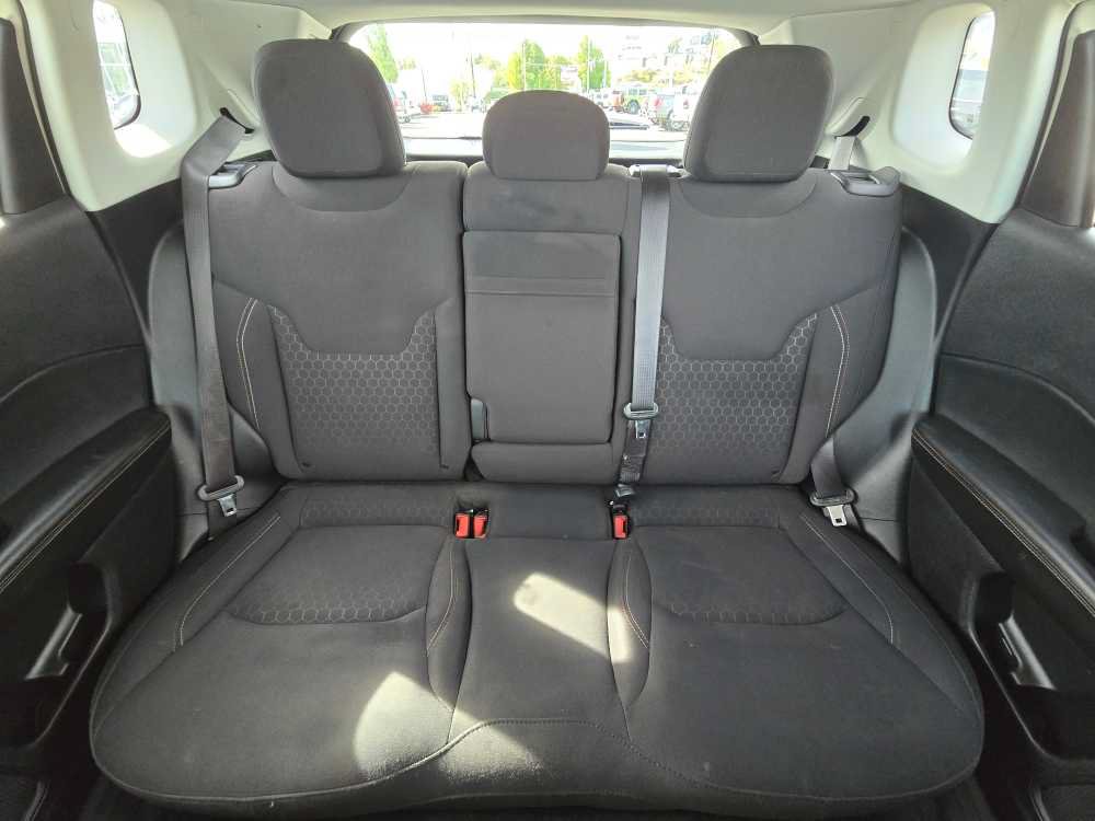 Used 2018 Jeep Compass Sport AWD/4WD image 17