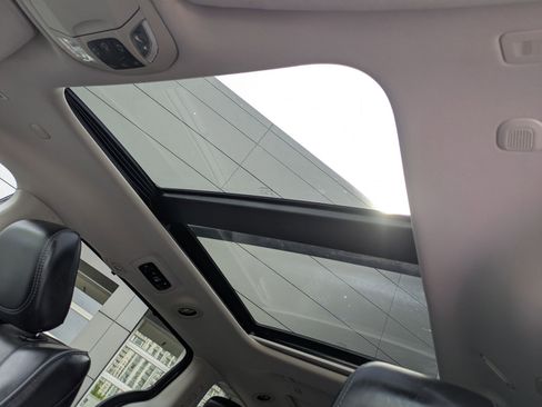 Used 2018 Chrysler Pacifica Limited FWD image 16