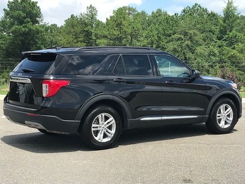 Used 2023 Ford Explorer XLT w/ Equipment Group 202A RWD image 3