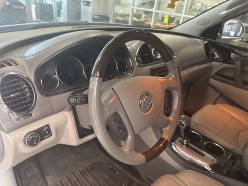 Used 2015 Buick Enclave Leather FWD image 9