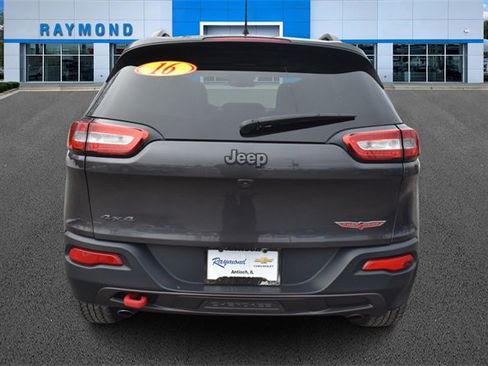 Used 2016 Jeep Cherokee Trailhawk w/ Comfort/Convenience Group image 4
