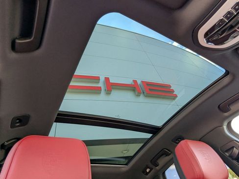 New 2026 Porsche Macan image 27