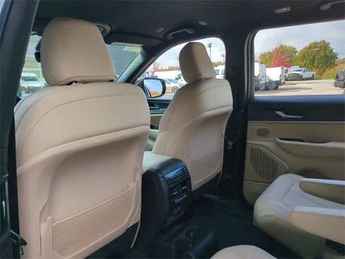 New 2025 Jeep Grand Cherokee L Limited image 19