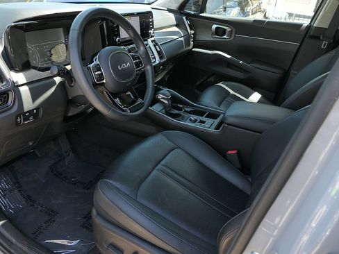 Used 2023 Kia Sorento EX w/ Panoramic Sunroof Package FWD image 12