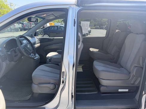 Used 2012 Kia Sedona LX w/ PWR Pkg FWD image 9