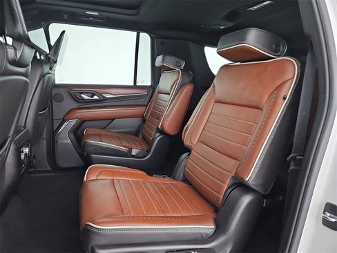 Used 2024 GMC Yukon XL Denali Ultimate image 32