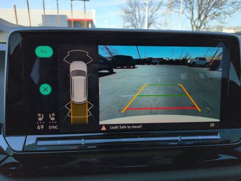 Used 2024 Volkswagen Atlas Peak Edition SE image 20