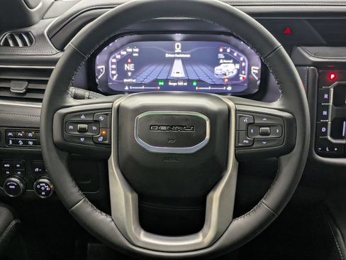 Used 2024 GMC Yukon Denali AWD/4WD image 31