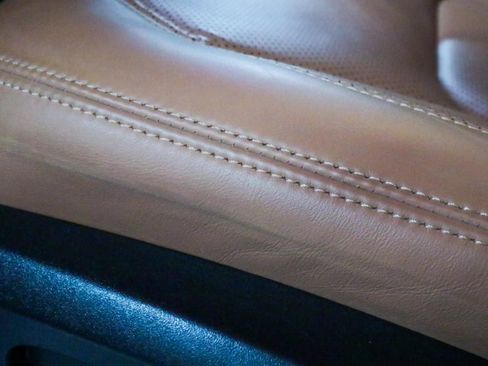 Used 2023 Land Rover Defender 110 V8 image 14