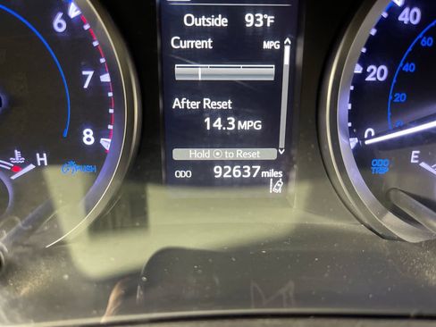 Used 2019 Toyota Highlander LE FWD image 19