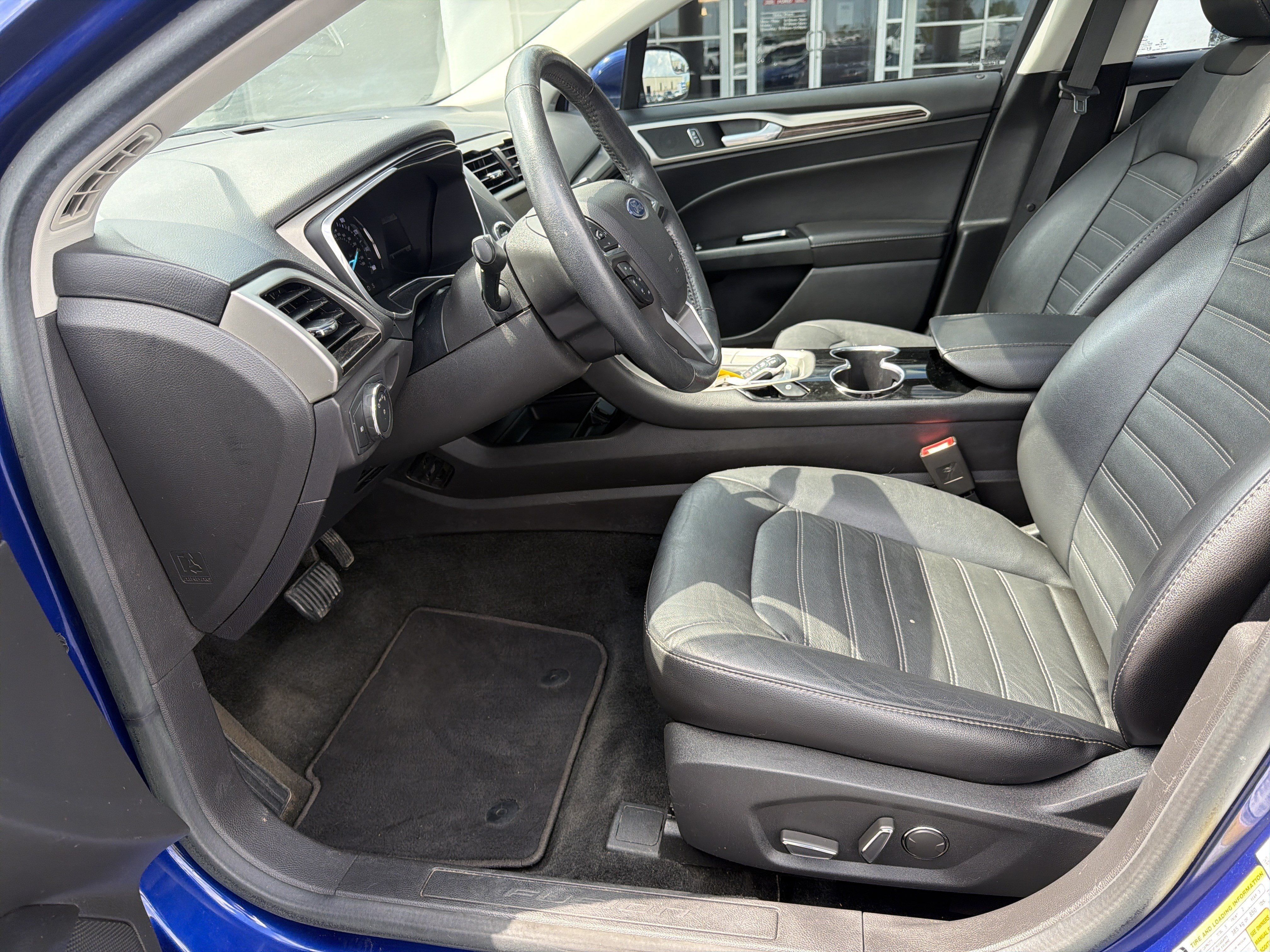 Used 2016 Ford Fusion SE w/ Equipment Group 202A FWD image 19