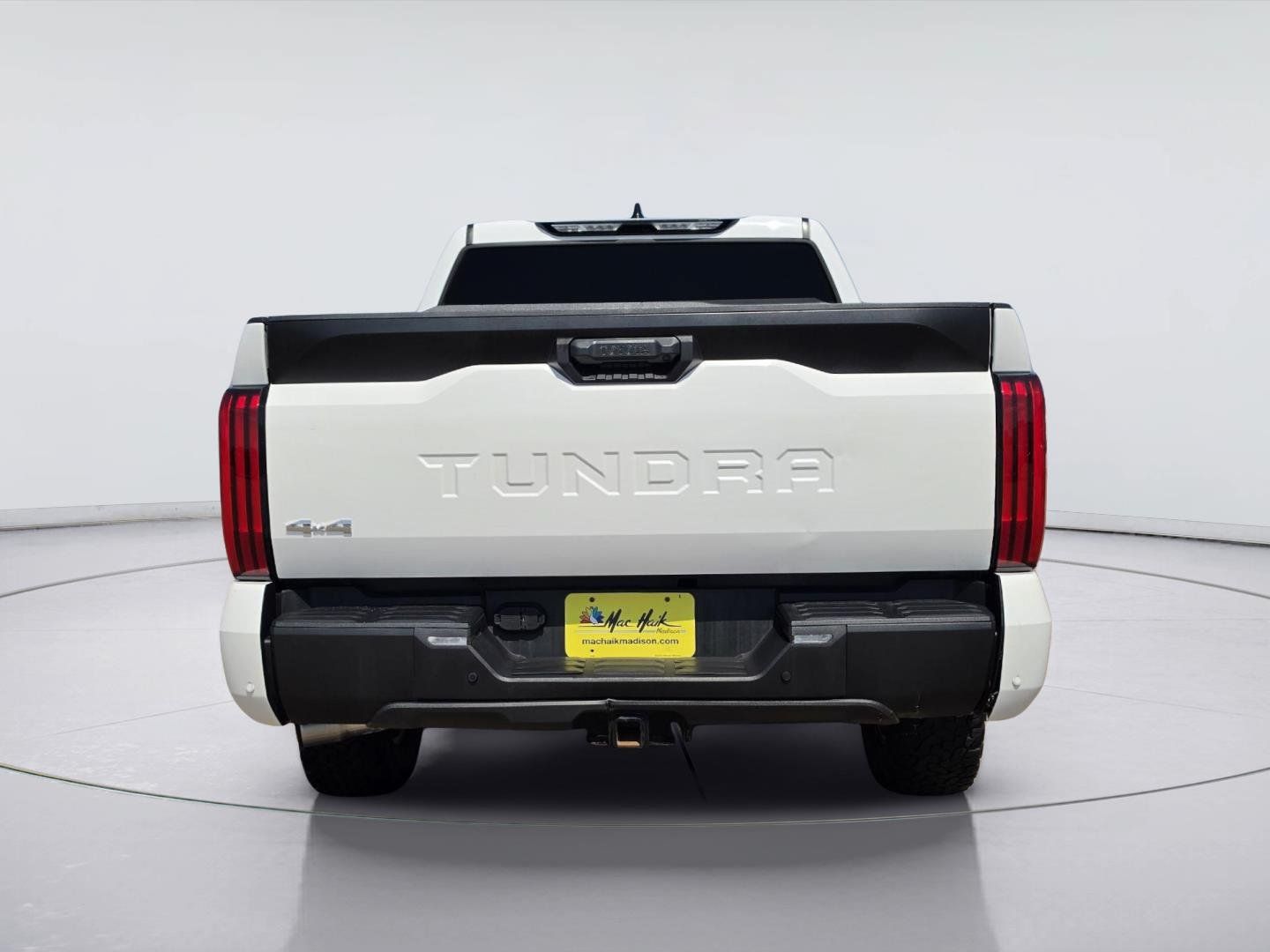 Used 2022 Toyota Tundra SR5 w/ SR5 Convenience Package AWD/4WD image 4