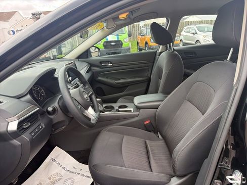 Used 2025 Nissan Altima 2.5 SV FWD image 22