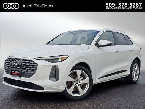 New 2025 Audi Q5 Prestige image 1