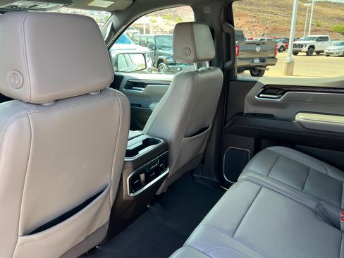 Used 2023 GMC Sierra 1500 SLT w/ SLT Premium Package AWD/4WD image 20