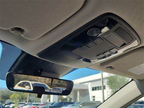 Certified 2024 Kia Carnival LX image 29