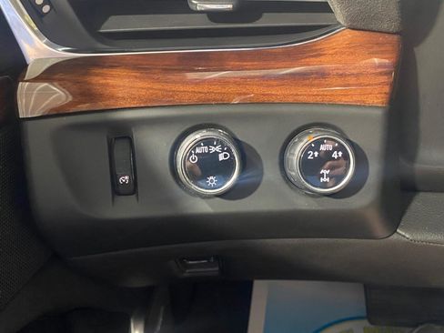 Used 2015 Cadillac Escalade Premium AWD/4WD image 28