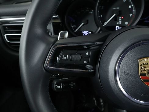 Certified 2026 Porsche Macan AWD/4WD image 14