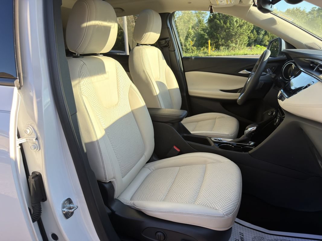 Used 2023 Buick Encore GX Essence w/ Experience Buick Package FWD image 35