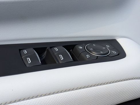 New 2026 Chevrolet Suburban Premier AWD/4WD image 9