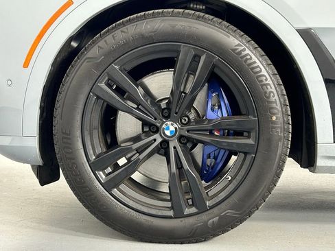 Used 2023 BMW X7 xDrive40i w/ M Sport Package AWD/4WD image 41