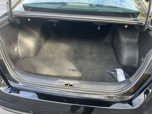 Used 2024 Nissan Altima 2.5 SV image 18