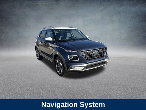 Used 2024 Hyundai Venue Limited image 9